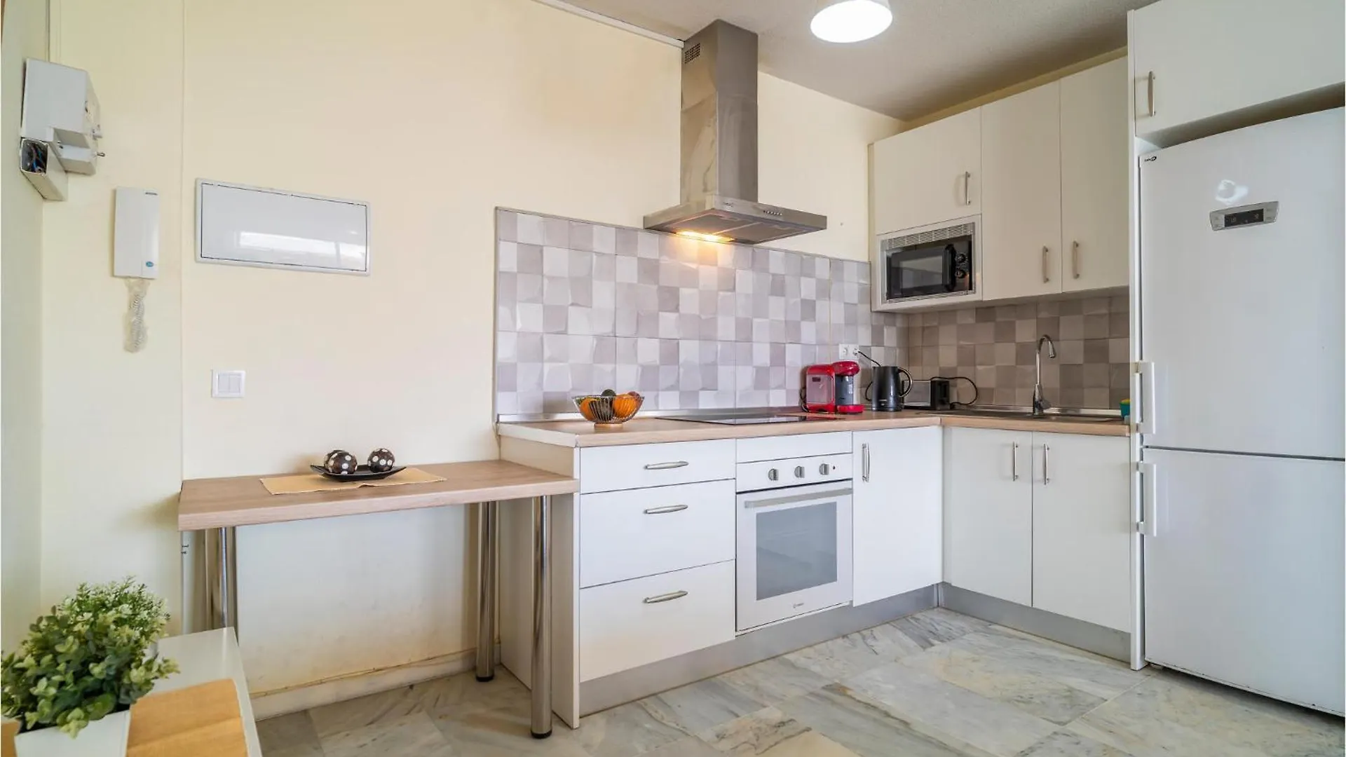 Stunning Apartment In Benalmadena 0*,