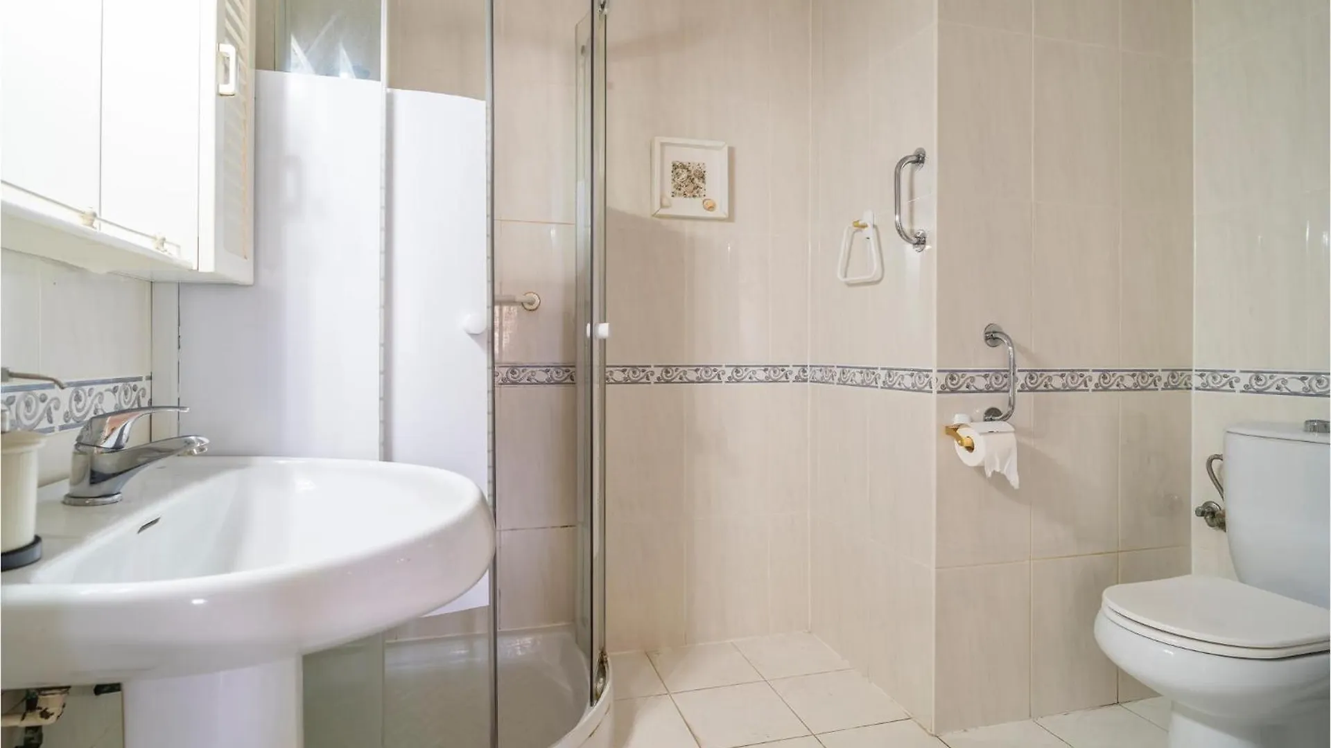 Stunning Apartment In Benalmadena