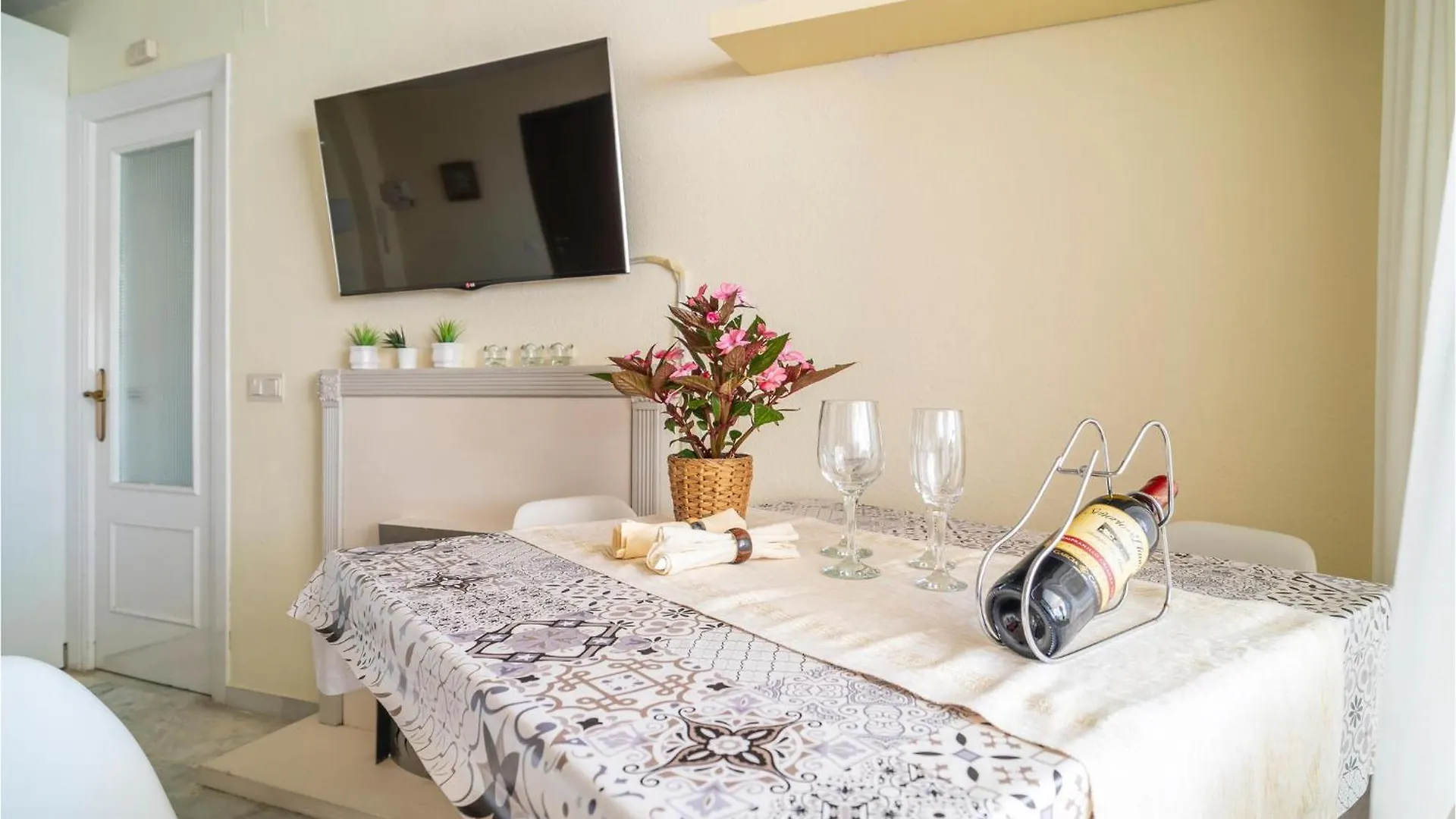 Stunning Apartment In Benalmadena 0*,  Spain