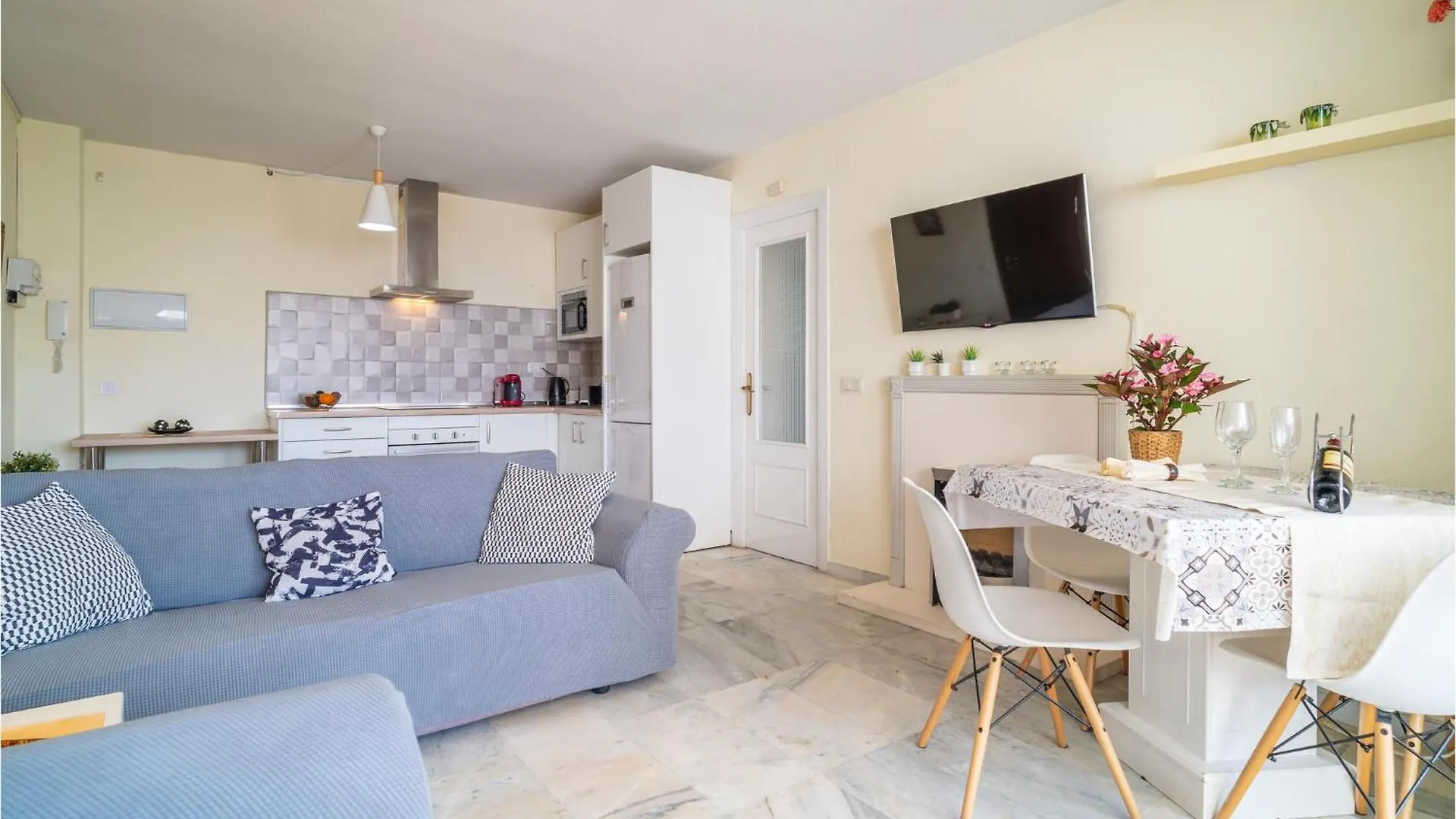 Stunning Apartment In Benalmadena Spain